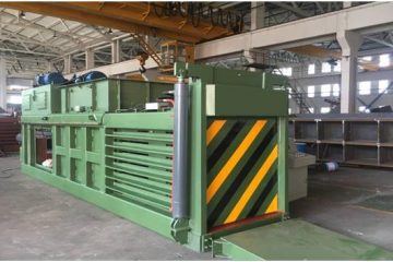 Closed door manual tie metal press balers